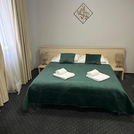 Hotel Pacific 티미쇼아라 외부 사진