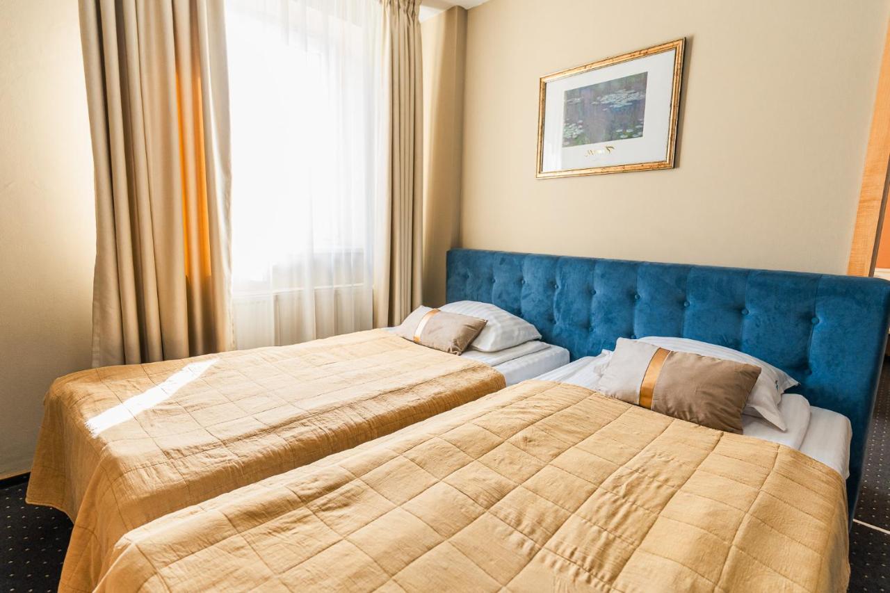 Hotel Pacific 티미쇼아라 외부 사진