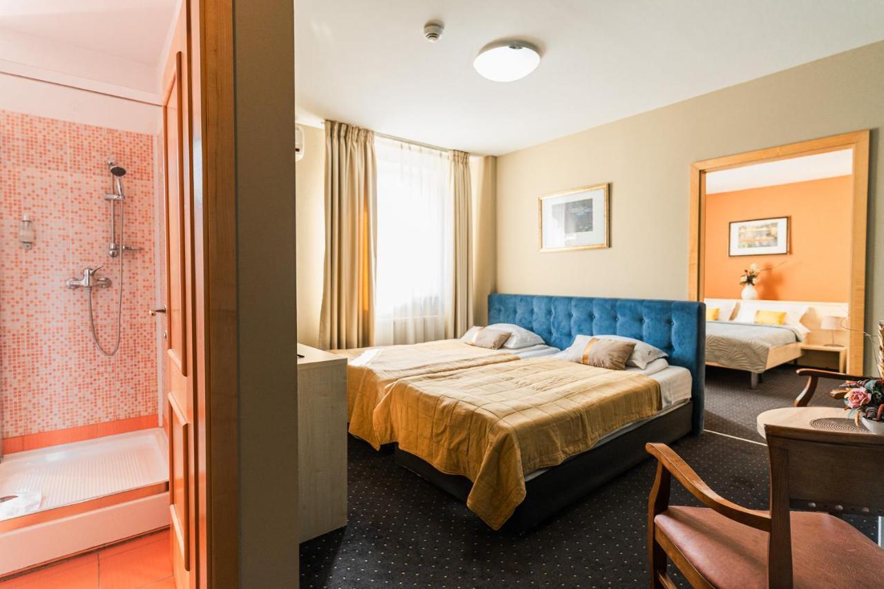 Hotel Pacific 티미쇼아라 외부 사진